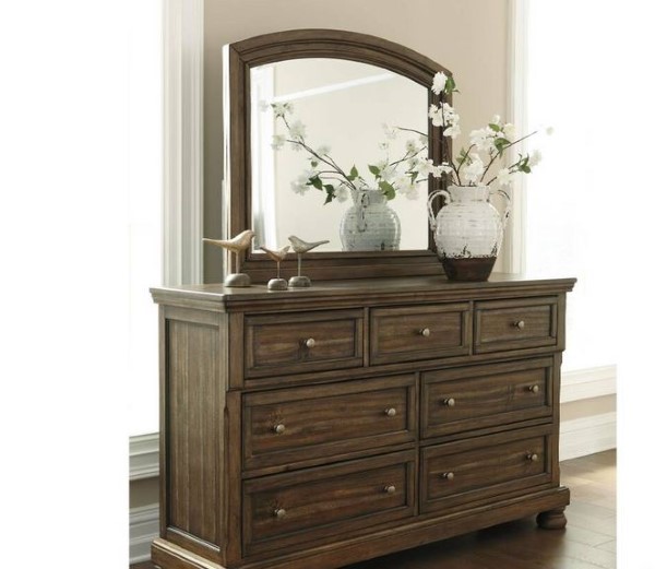 FLYNNTER DRESSER/MIRROR MED BRW